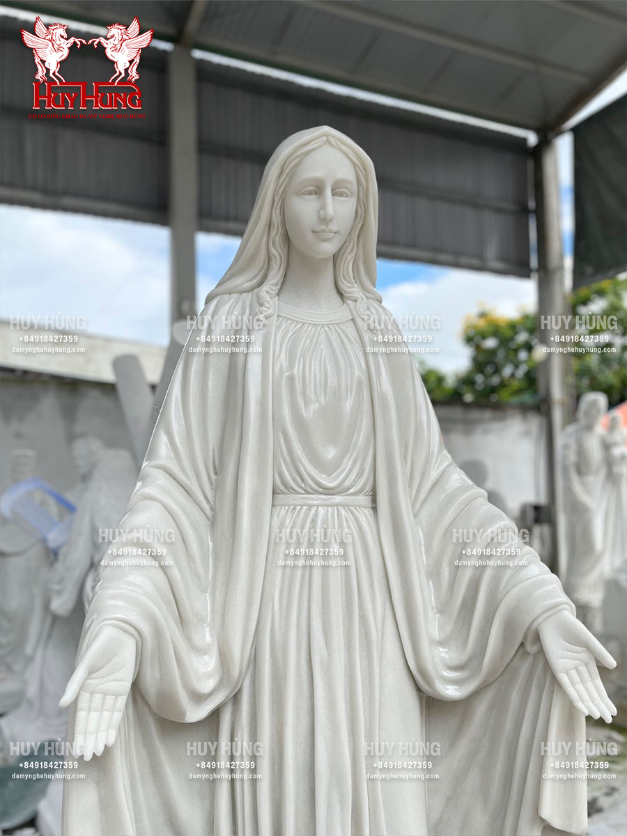 tượng mẹ ban ơn