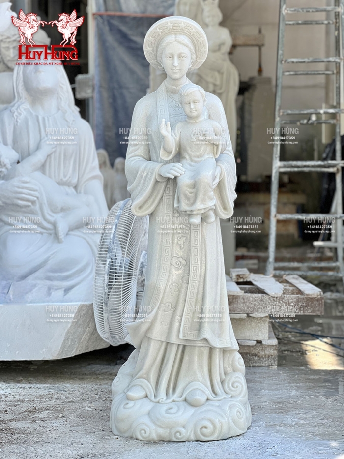 Tượng Đức Mẹ La Vang