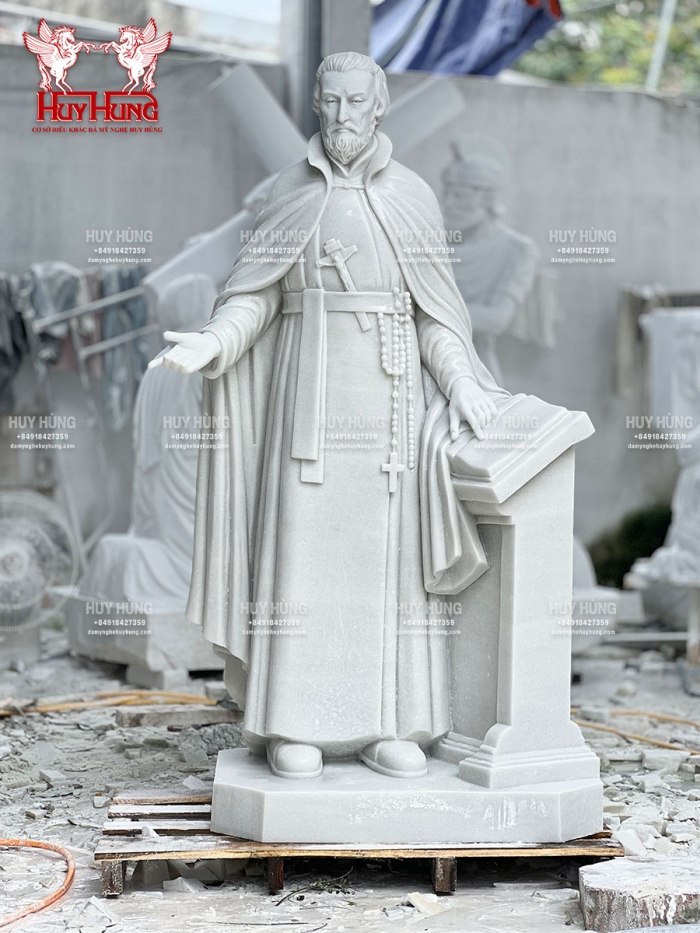 Tượng Thánh Peter Canisius