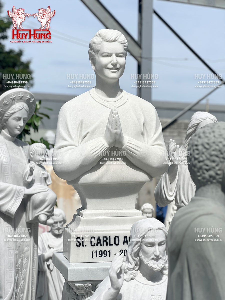 Tượng Thánh Carlo Acutis