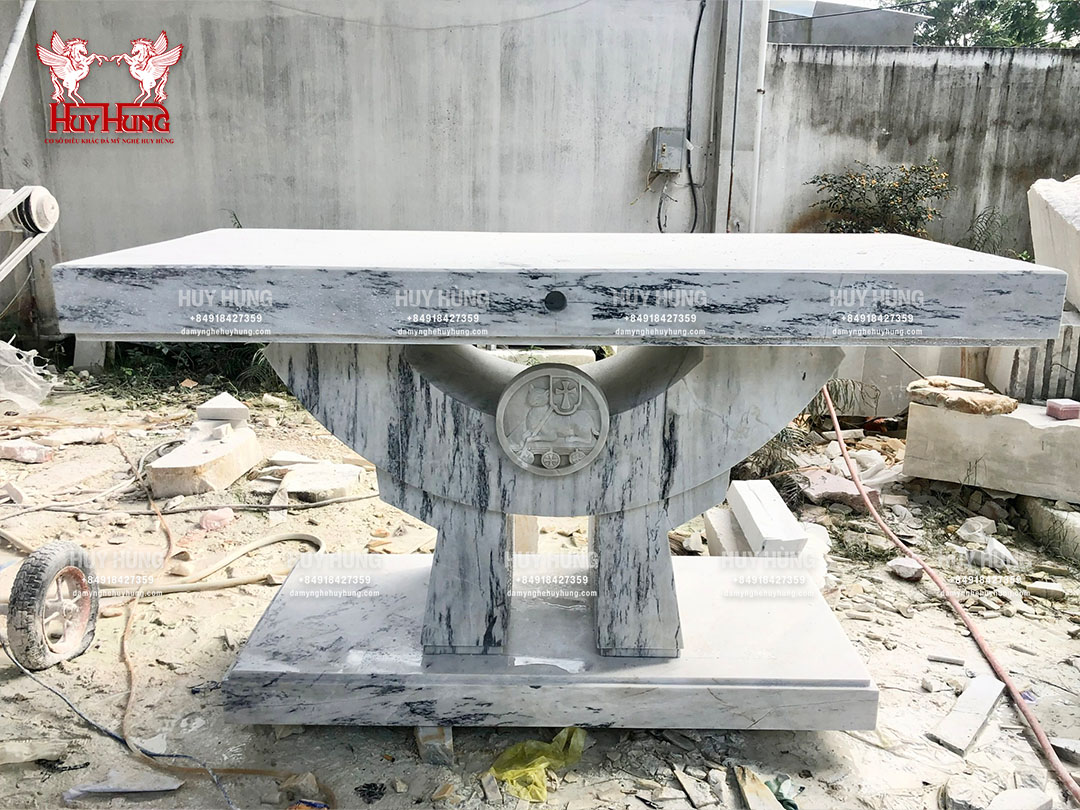 Bàn Thánh Hình Chén Thánh