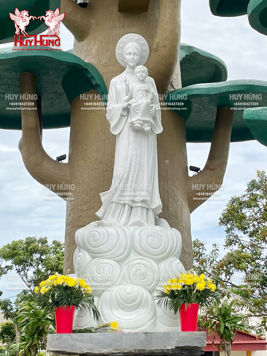 Tượng Đức Mẹ La Vang