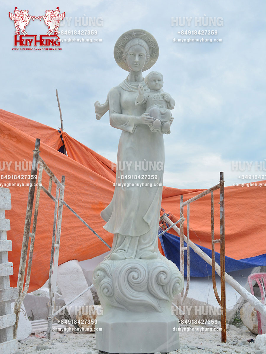 Tượng Đức Mẹ Việt Nam