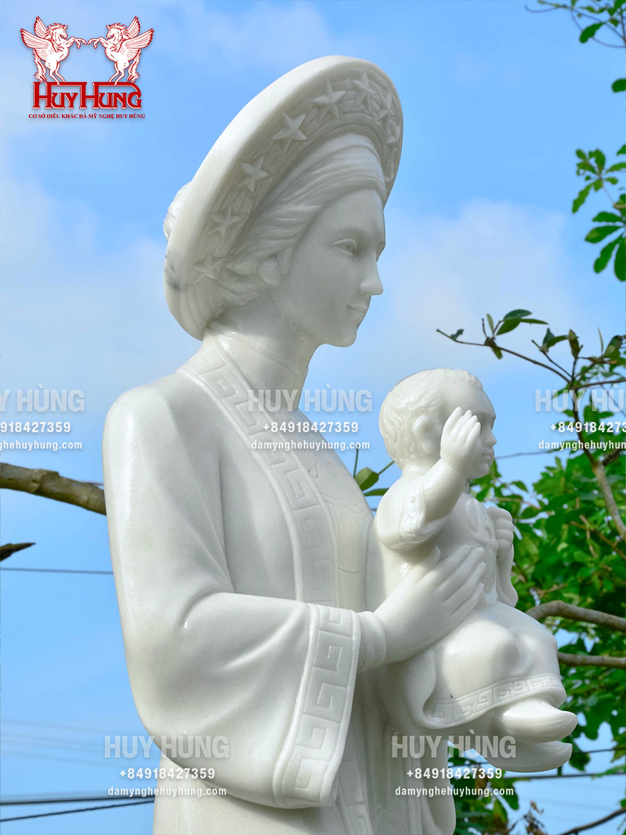 Tượng Đức Mẹ La Vang