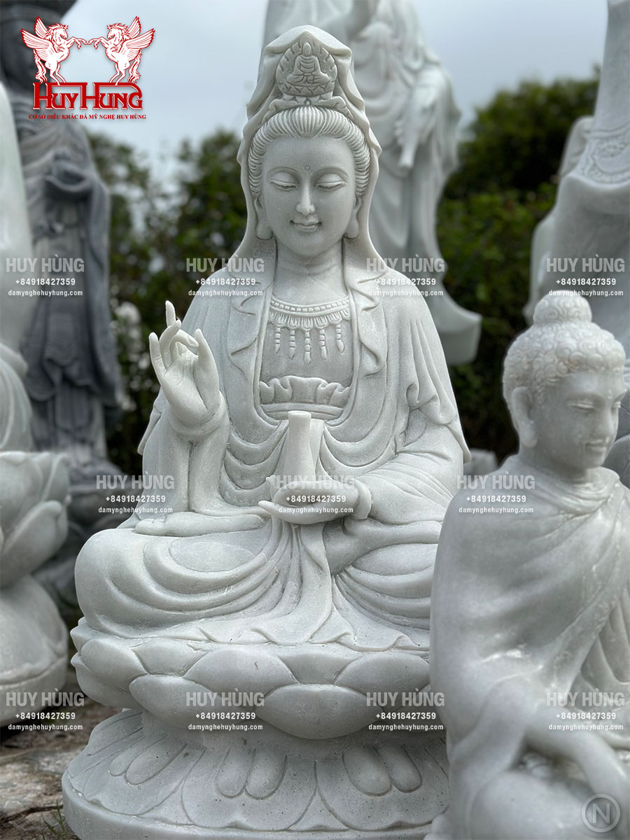 Tượng Mẹ Quan Âm ngồi