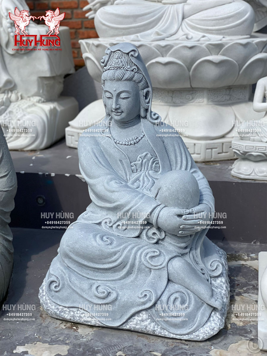 Tượng Mẹ Quan Âm ngồi